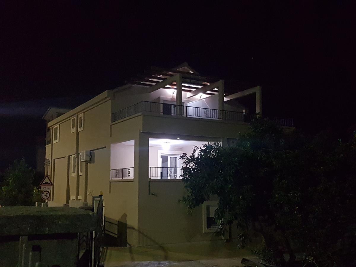 Apartments And Rooms Lijesevic ブドヴァ エクステリア 写真