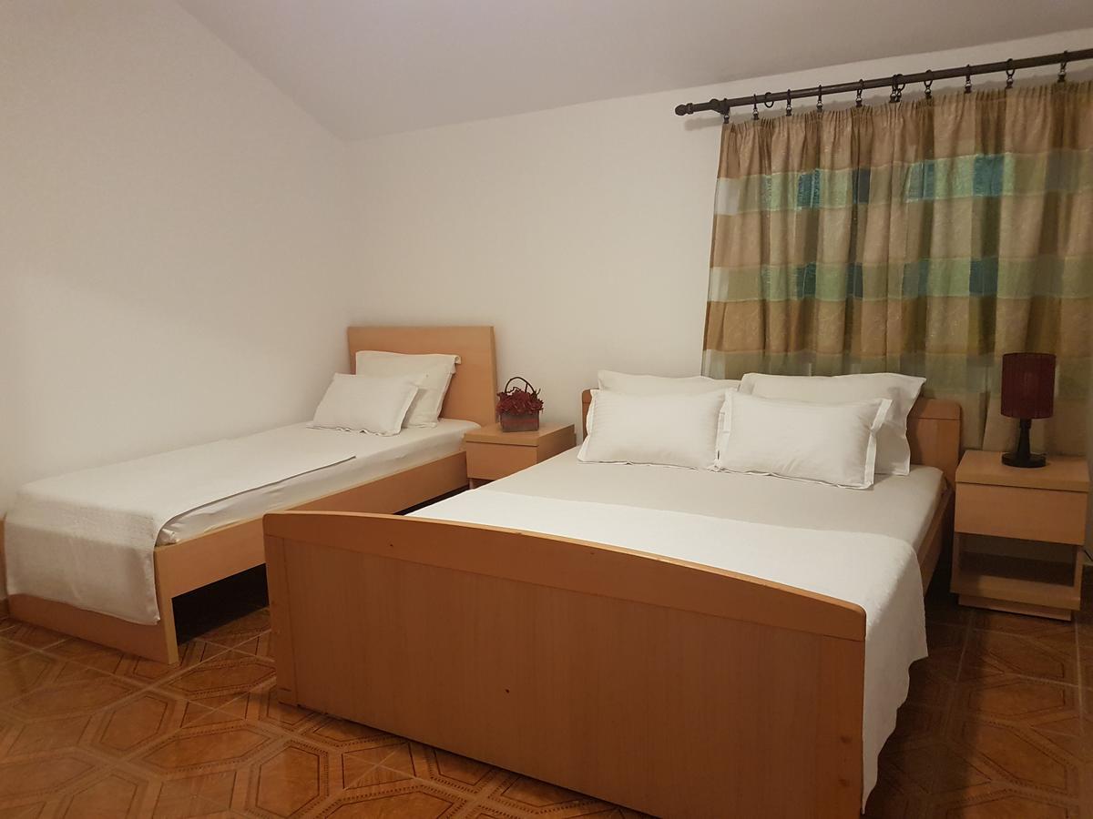 Apartments And Rooms Lijesevic ブドヴァ エクステリア 写真
