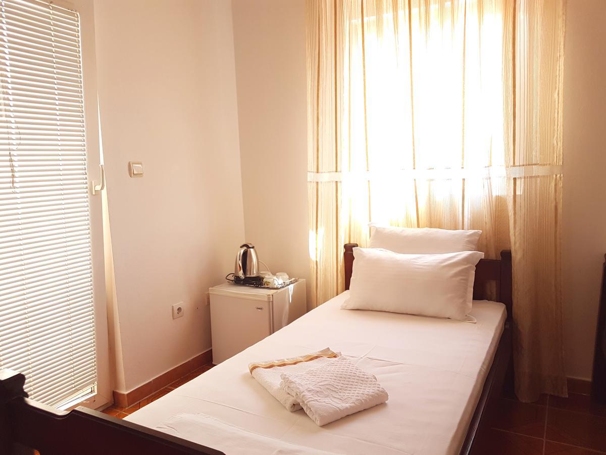 Apartments And Rooms Lijesevic ブドヴァ エクステリア 写真